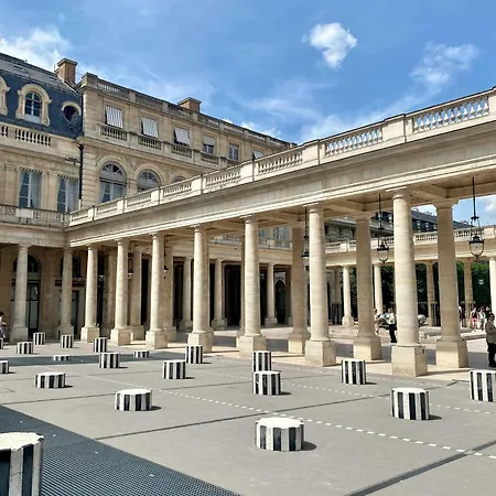 Bright & Cosy Palais Royal Parigi